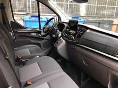 Автомобиль Ford Tourneo Custom 9 мест для аренды в Европе