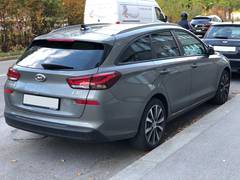 Автомобиль Hyundai i30 Wagon для аренды в Европе