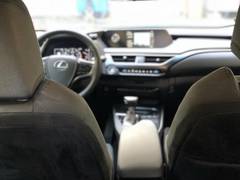 Автомобиль Lexus UX 200 для аренды в Кицбюэле